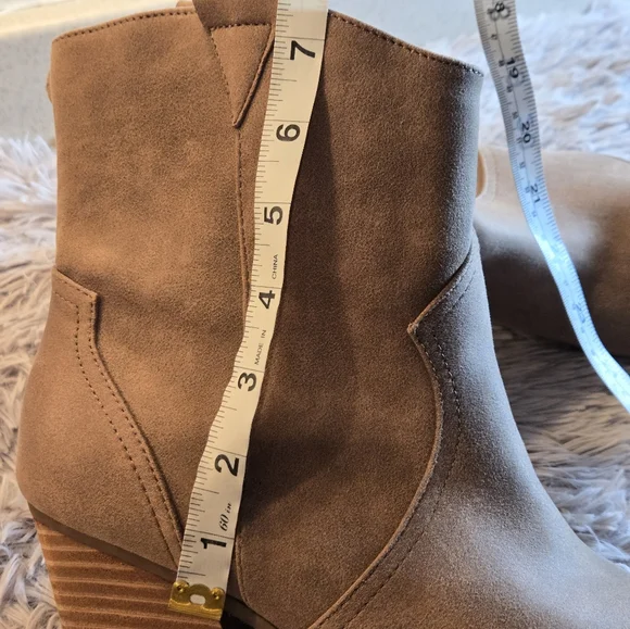 Dolce Vita Tan Suede Ankle Boots Western Style Size 9 New - Picture 10 of 13